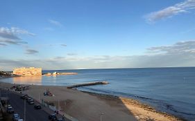 Alojamiento Torrevieja playa frente al mar